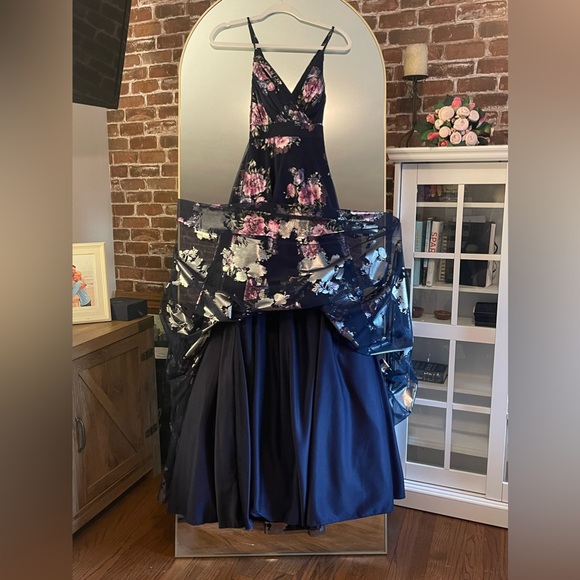 CITY STUDIO Womens Navy Mesh Crisscross
Strappy Back Formal Dress, Sz 3/4 NWT - Picture 9 of 12